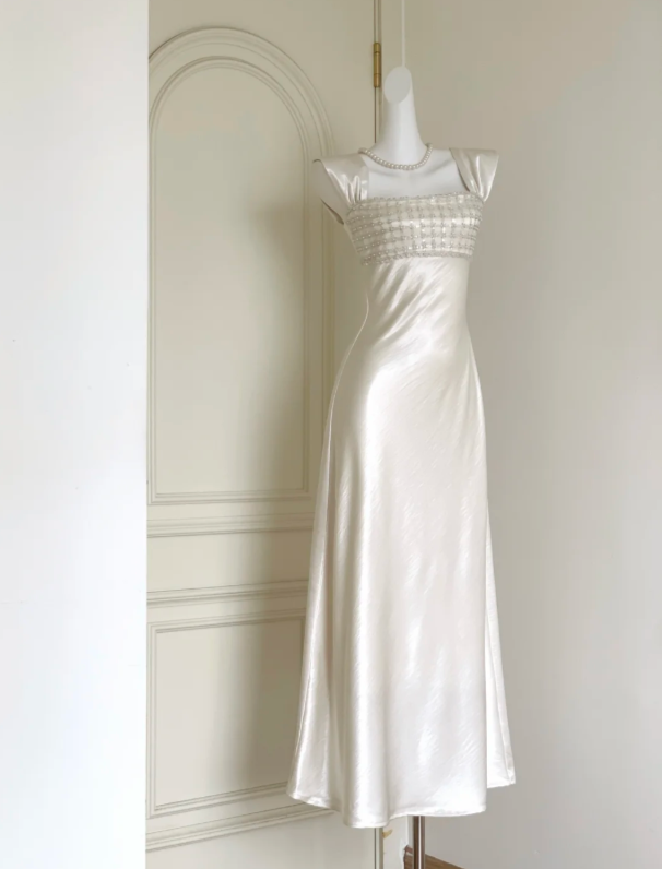 Elegant Lilac Square Neckline Sheath Prom Dress With Beaded Embellished Bust AD840