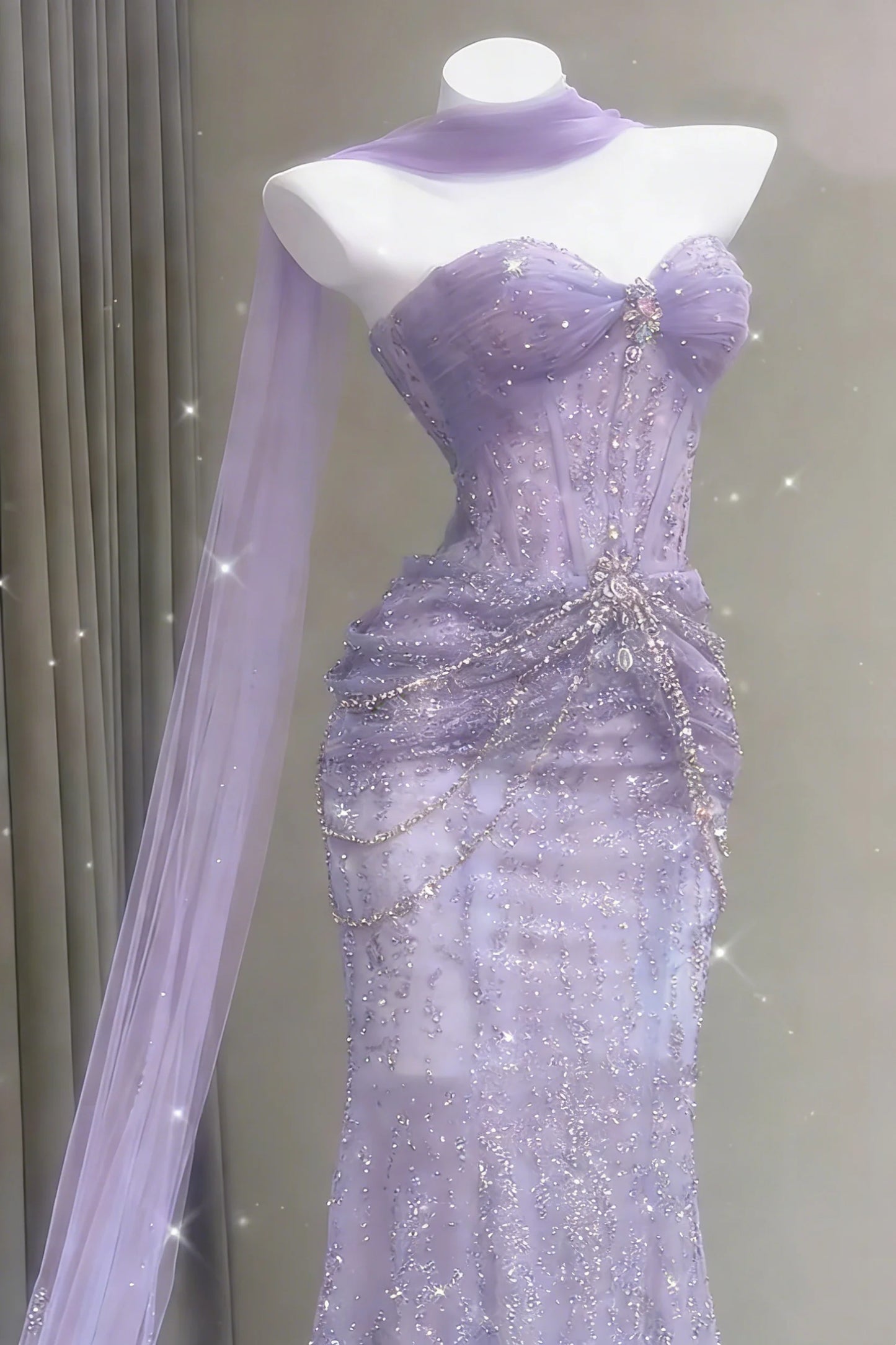 Luxury Light‑Pink Sweetheart Beaded Mermaid Prom Dress With Rhinestone Chain Waist Detail & Sheer Tulle AD844