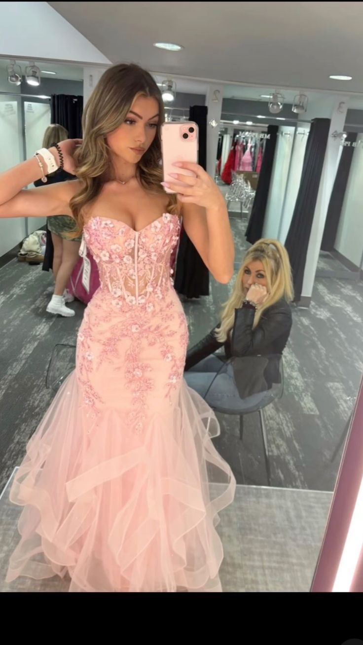 Romantic Light Pink Sweetheart Mermaid Prom Dress With 3D Floral Lace Appliques & Ruffled Tulle Hem AD845
