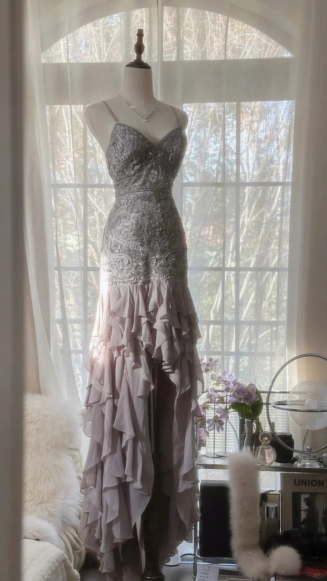 Elegant Lavender Grey Spaghetti Straps Mermaid Prom Dress With Beaded Applique & High‑Slit Ruffle Hem AD871