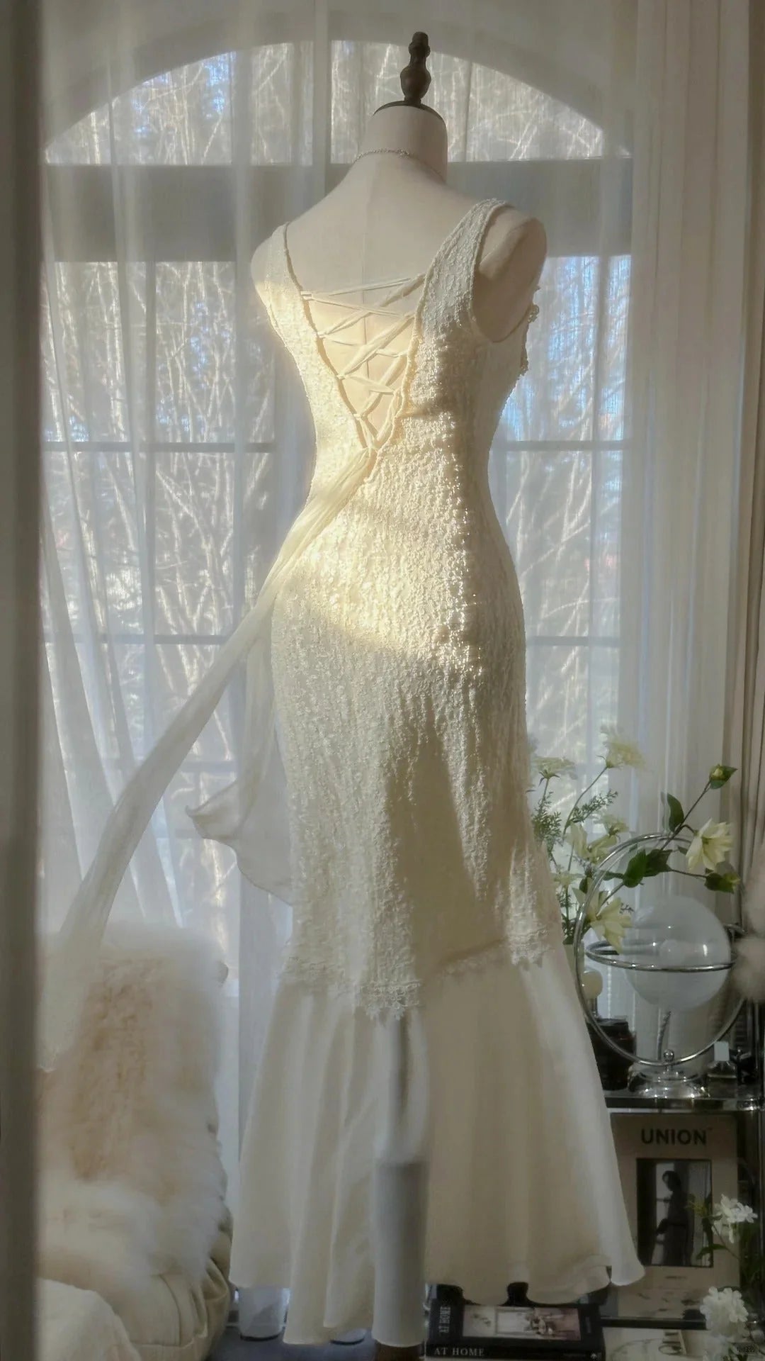 Elegant Ivory Deep V‑Neck Mermaid Lace Long Chiffon Prom Dress AD878