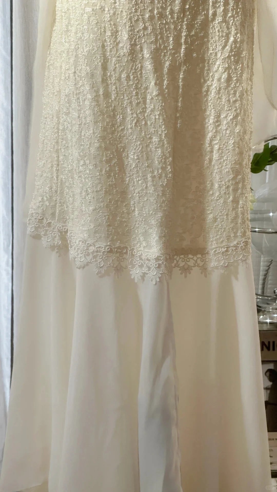Elegant Ivory Deep V‑Neck Mermaid Lace Long Chiffon Prom Dress AD878