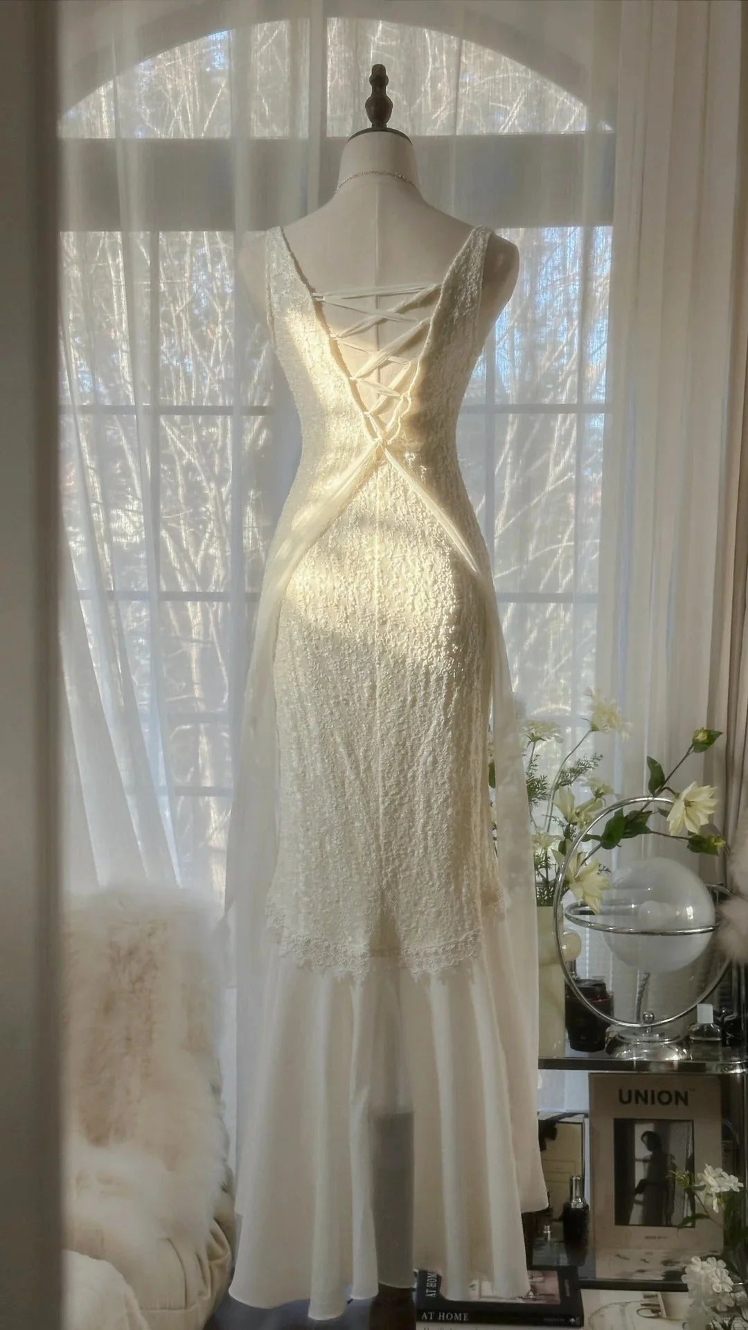 Elegant Ivory Deep V‑Neck Mermaid Lace Long Chiffon Prom Dress AD878