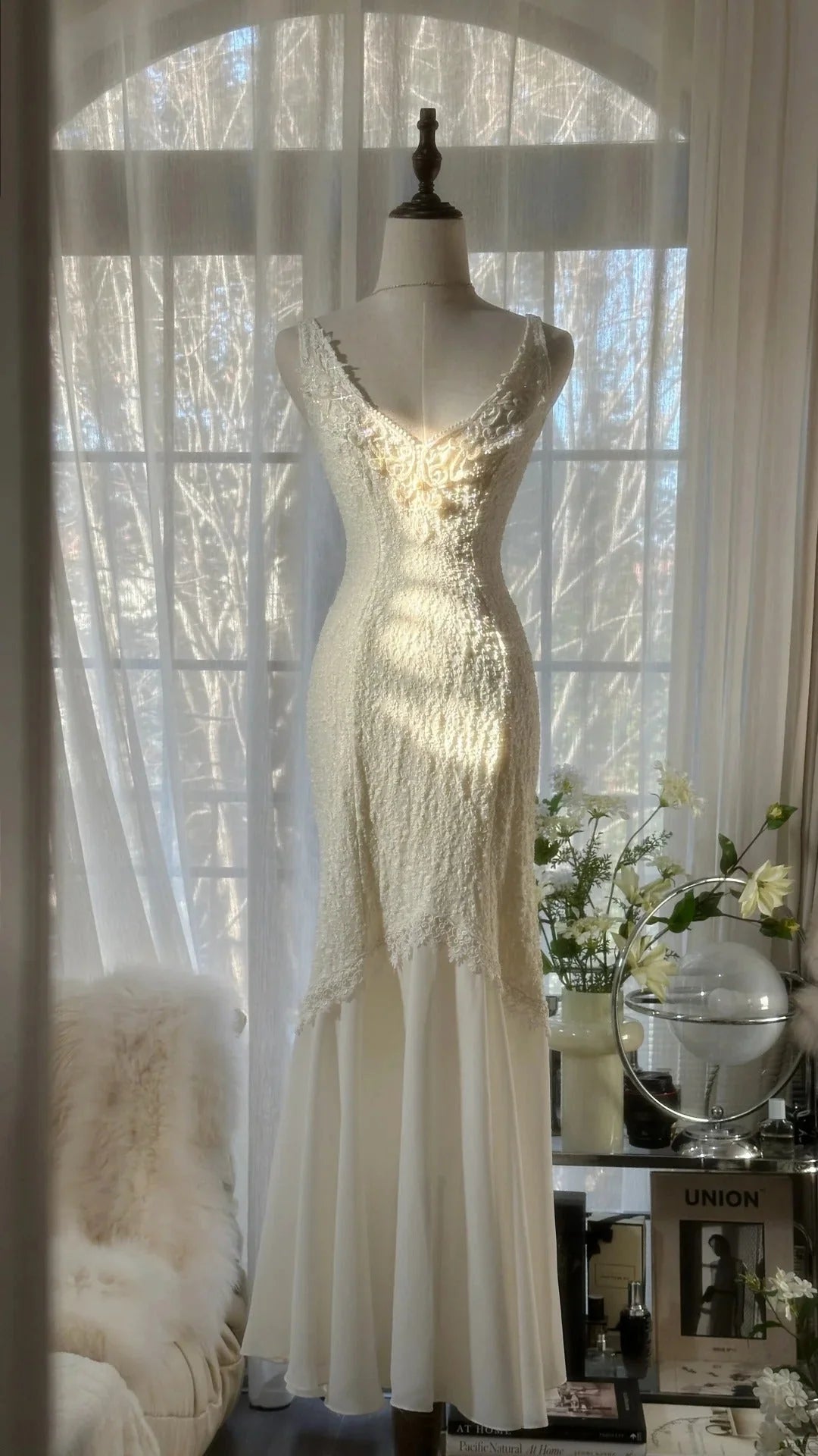 Elegant Ivory Deep V‑Neck Mermaid Lace Long Chiffon Prom Dress AD878