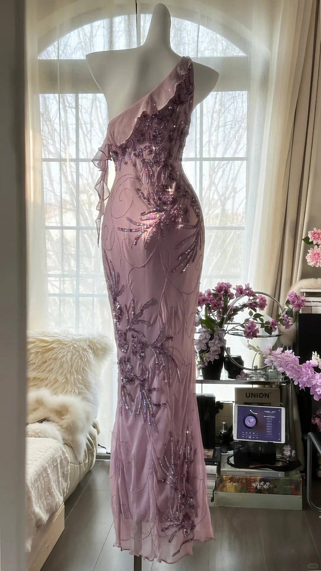 Lavish Dusty Pink One-Shoulder Mermaid Prom Dress With Floral Beaded Applique & Flowing Chiffon Hem AD883