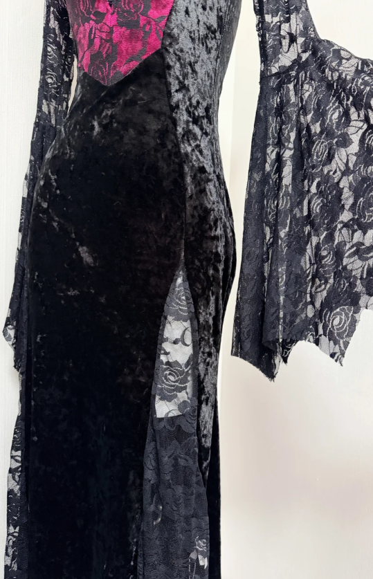 Enchanting Gothic Burgundy Sweatheart Bodice Black Velvet Lace Mermaid Long Prom Dress With Lace Long Sleeves And High Slit AD933