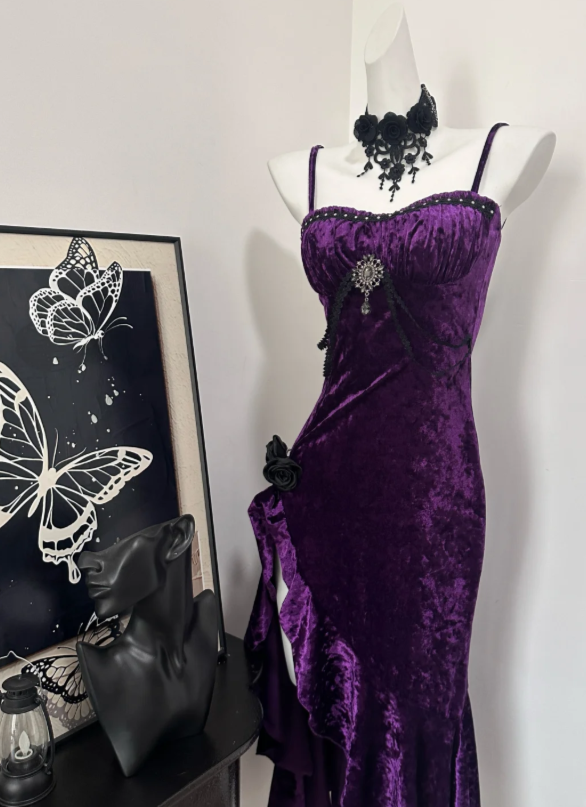 Enchanting Purple Velvet Spaghetti Straps Mermaid Long Prom Dress With High Slit And Black Rose Detail AD940