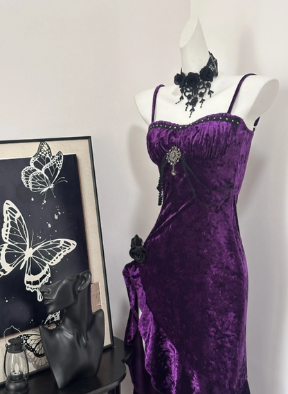 Enchanting Purple Velvet Spaghetti Straps Mermaid Long Prom Dress With High Slit And Black Rose Detail AD940