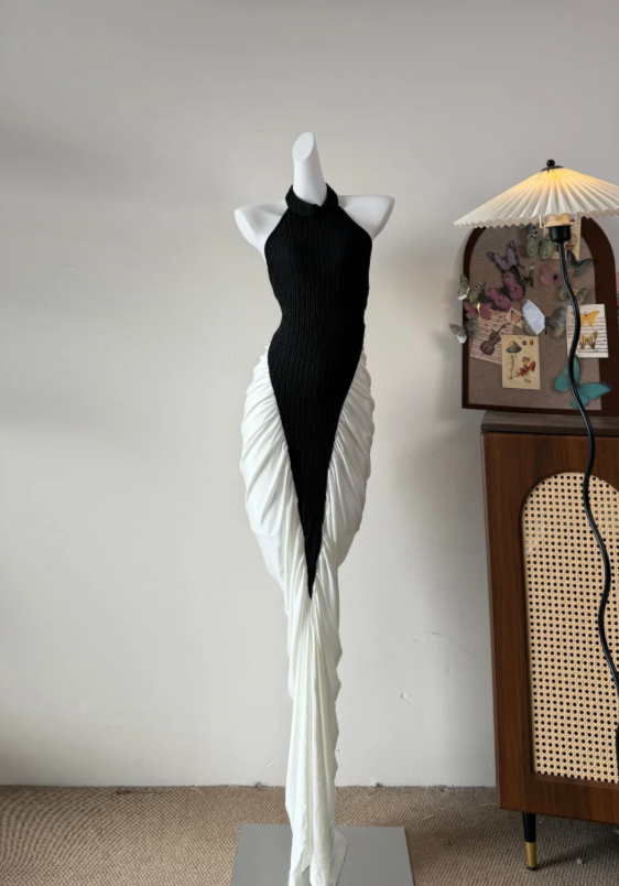 Chic Black & White Halter Neck Mermaid Long Prom Dress With Ruched Skirt AD941