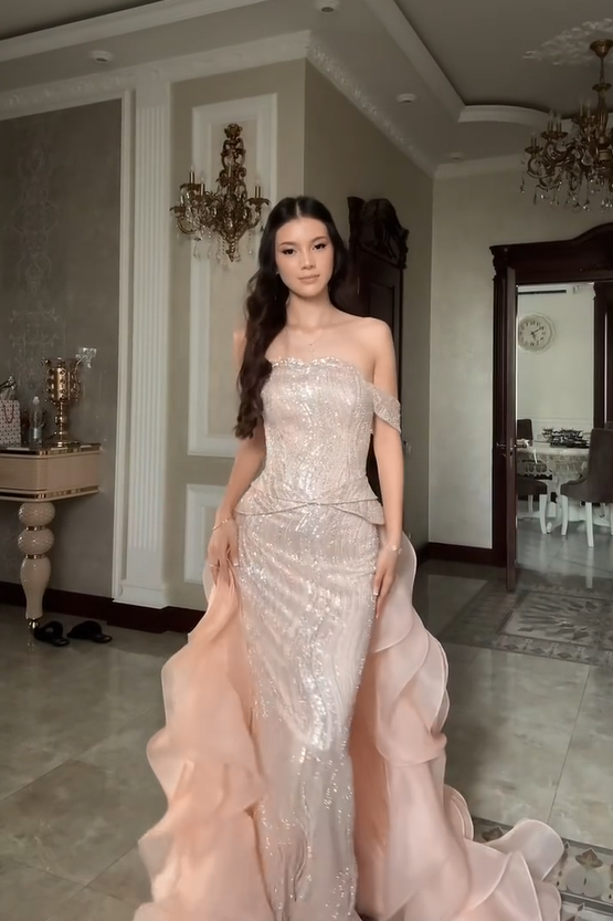 Luxuriant Blush Pink Off-The-Shoulder Two Piece Set Sequin Cascading Tier Ruffle Organza Mermaid Long Prom Dress AD997