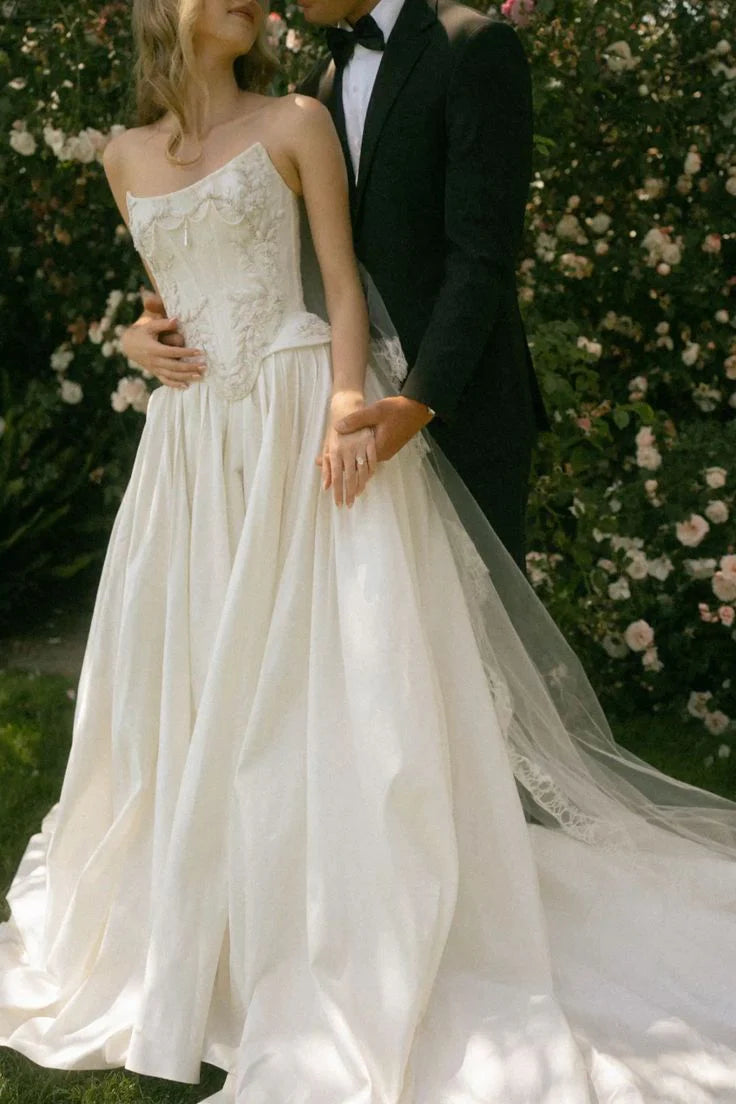 Romantic White Strapless Corset A Line Long Wedding Dress With Beaded Floral Appliqués & High Slit AE005