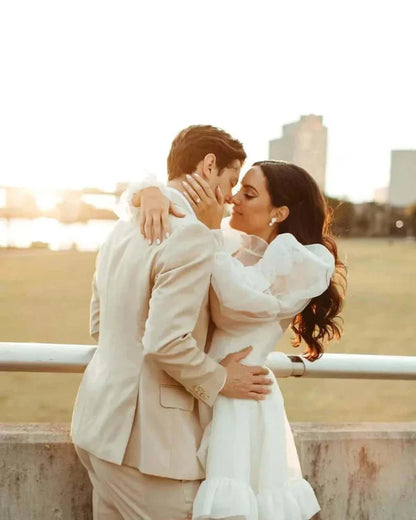 Vintage White High Neck Tulle Illusion Puff Long Sleeves A Line Short Wedding Dress AE033
