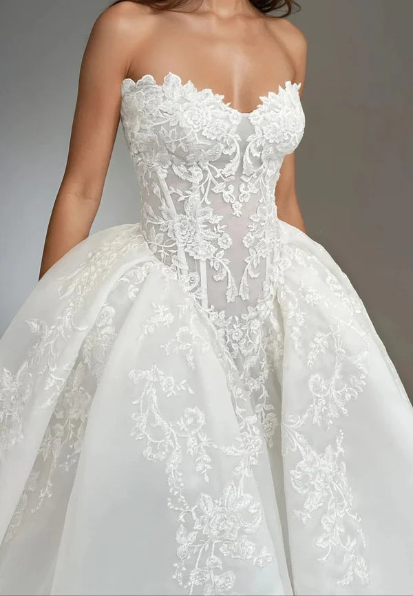 Opulent White Sweetheart Neck Lace A Line Wedding Dress With Applique And Chapel Train AE036