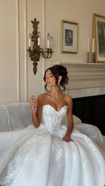 Opulent White Sweetheart Neck Lace A Line Wedding Dress With Applique And Chapel Train AE036