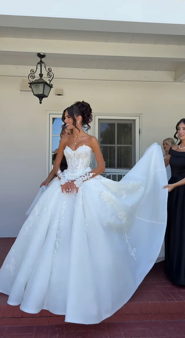Opulent White Sweetheart Neck Lace A Line Wedding Dress With Applique And Chapel Train AE036