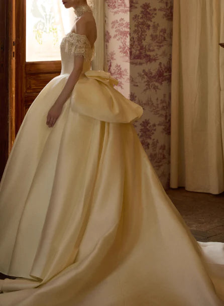 Vintage Ivory Off-The-Shoulder Lace Neck A Line Wedding Dress With Chapel Train & Back Bow AE041