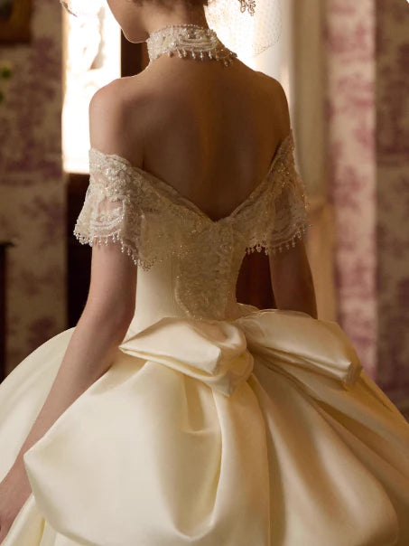 Vintage Ivory Off-The-Shoulder Lace Neck A Line Wedding Dress With Chapel Train & Back Bow AE041