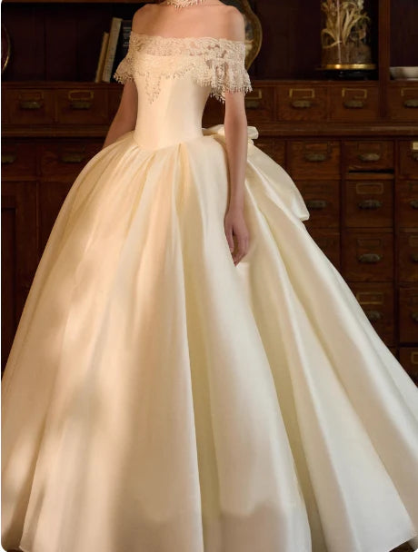 Vintage Ivory Off-The-Shoulder Lace Neck A Line Wedding Dress With Chapel Train & Back Bow AE041