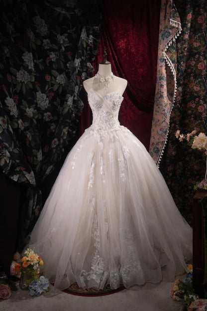 Romantic Sweetheart Ivory And Dusty Blue Lace Floral Applique A Line Wedding Dress With Cathedral Train AE044