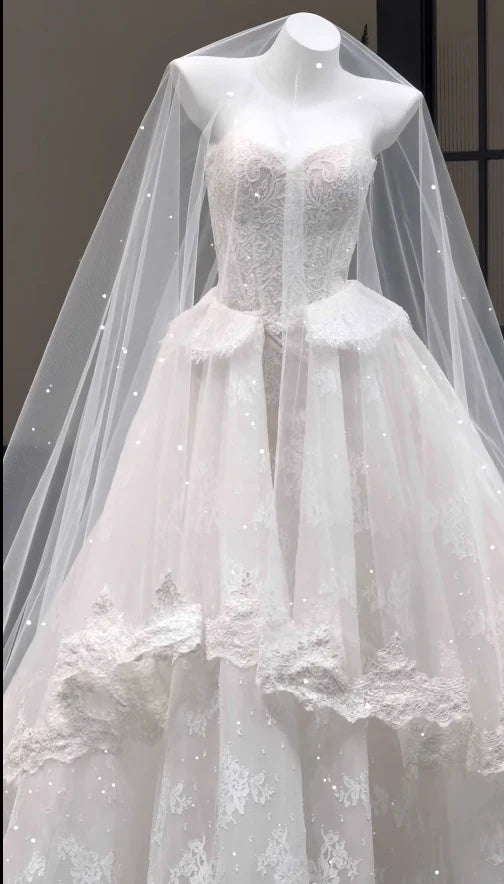Dreamy Ivory Sweetheart Lace A Line Wedding Dress With Sparkle Tulle & Chapel Train AE057