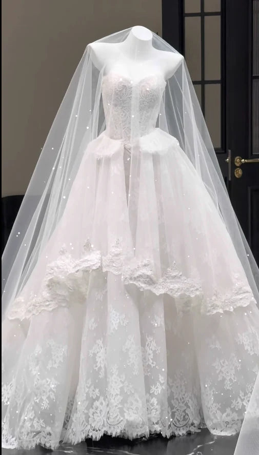 Dreamy Ivory Sweetheart Lace A Line Wedding Dress With Sparkle Tulle & Chapel Train AE057