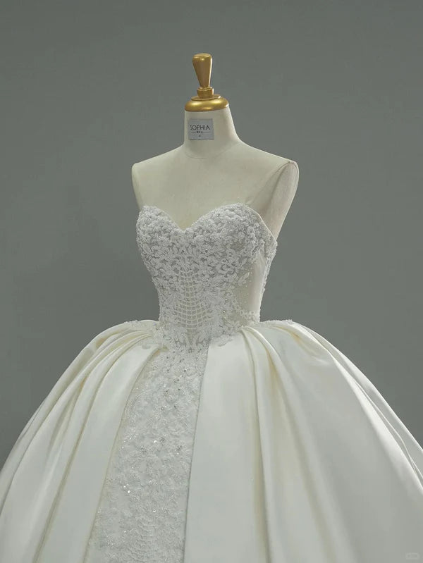 Regal White Sweetheart Beaded Lace Applique Satin Ball Gown Wedding Dress With Cathedral Train AE060