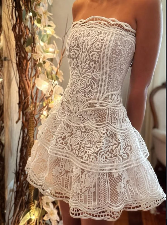 Vintage Strapless White Hollow Out Floral Lace Two-Tier Flounce A Line Short Wedding Dress AE065