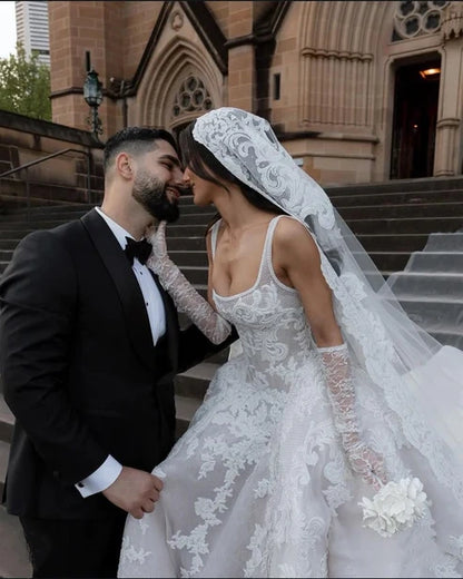 Classic Ivory Square Neck Straps Lace Tulle Ball Gown Wedding Dress With Chapel Train AE074