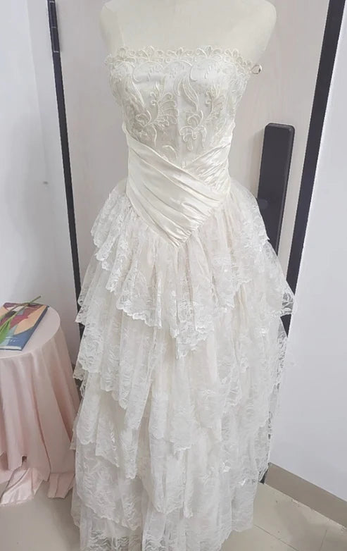 Vintage Ivory Strapless Lace Tiered Ruffle A-Line Wedding Dress With Satin Waist Sash AE076