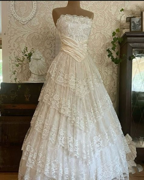Vintage Ivory Strapless Lace Tiered Ruffle A-Line Wedding Dress With Satin Waist Sash AE076