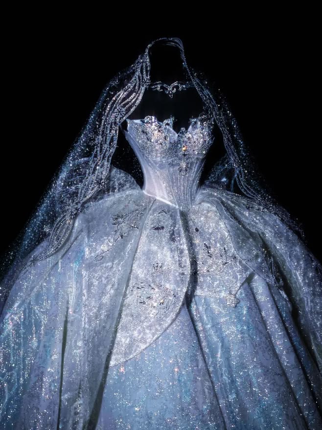 Luxury Starry Sparkle Blue Rhinestone Beaded Strapless Corset Bodice Tulle Ball Gown Wedding Dress AE078