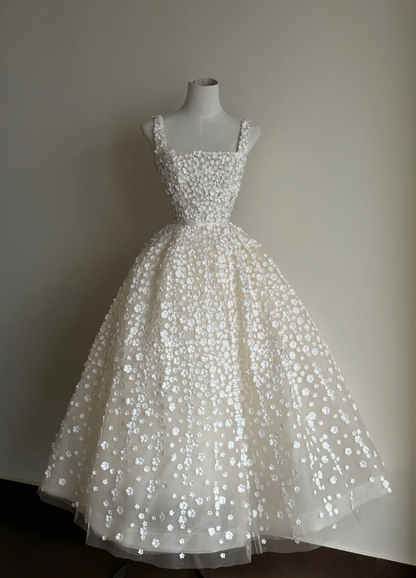 Elegant Ivory Square Neck Straps Allover Floral Applique Tulle A Line Long Wedding Dress AE080