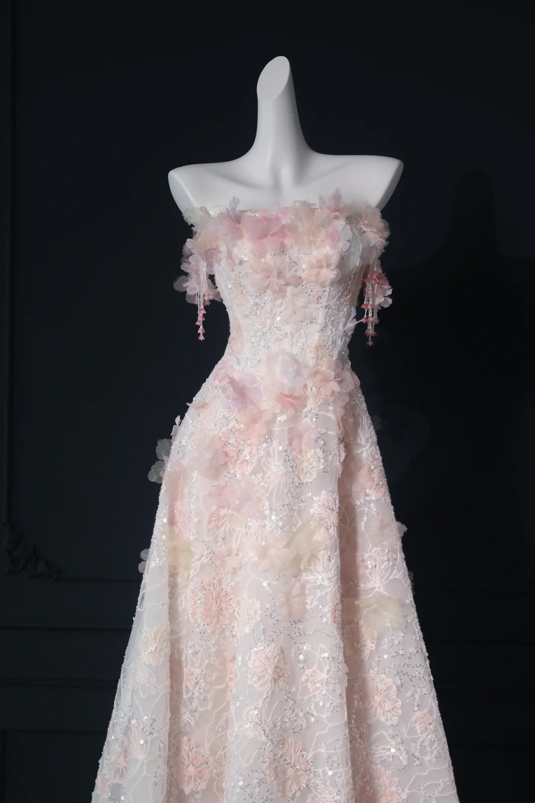 Dreamy Pink 3D Floral Appliqué Strapless Beaded Lace A-Line Floor Length Wedding Dress AE083