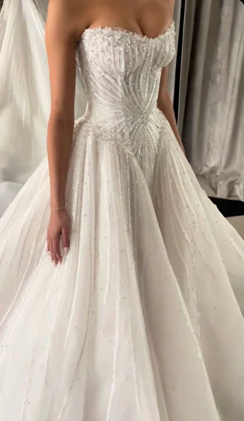 Luxury Ivory Strapless Sunburst Beaded Bodice Tulle Ball Gown Wedding Dress With Cathedral Train AE088