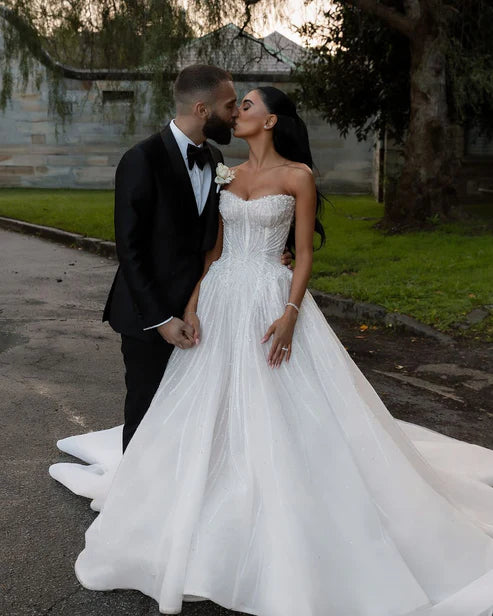 Luxury Ivory Strapless Sunburst Beaded Bodice Tulle Ball Gown Wedding Dress With Cathedral Train AE088
