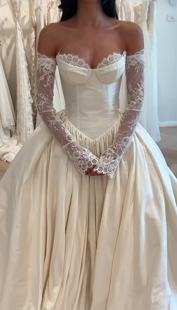 Regal Ivory Satin Sweetheart Lace-Trimmed Strapless Ball Gown Wedding Dress AE109
