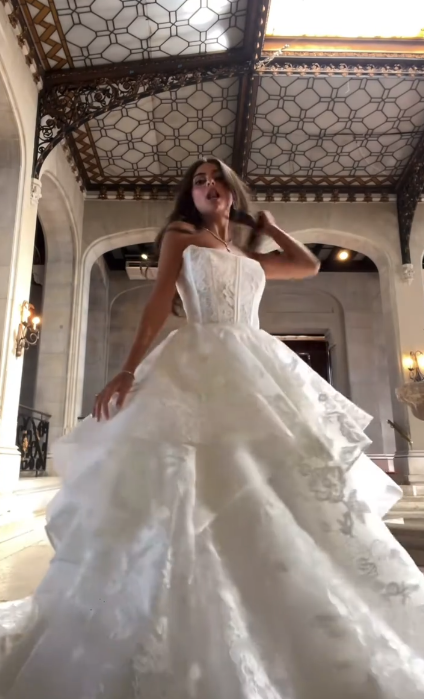 Chic White Strapless Floral Lace Ball Gown Wedding Dress With Tiered Voluminous Skirt And Chapel Train AE111