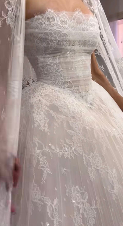 Regal White Strapless Lace Tulle Ball Gown Wedding Dress With Chapel Train AE113