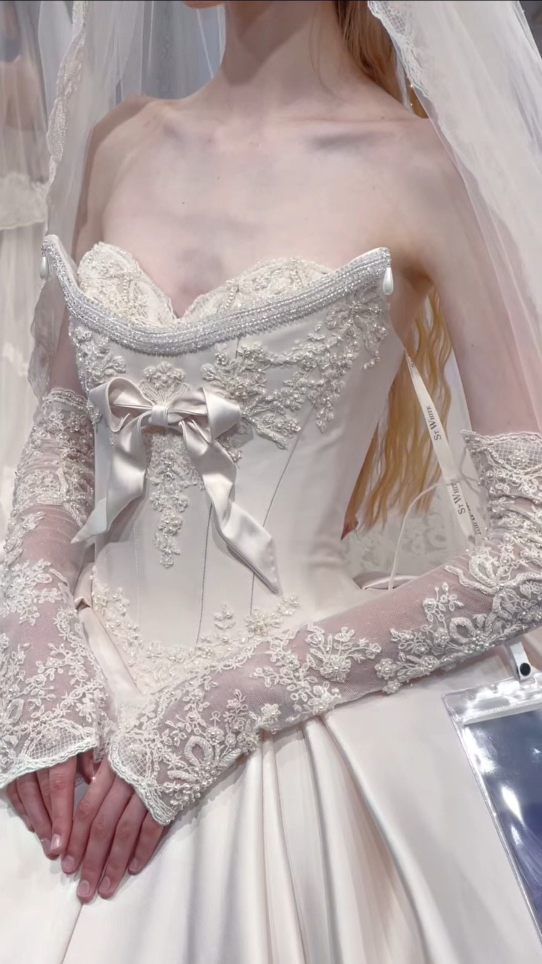 Regal Ivory Strapless Satin Ball Gown Wedding Dress With Hand-Embroidered Lace,Beaded Trim And Bow Detail AE117