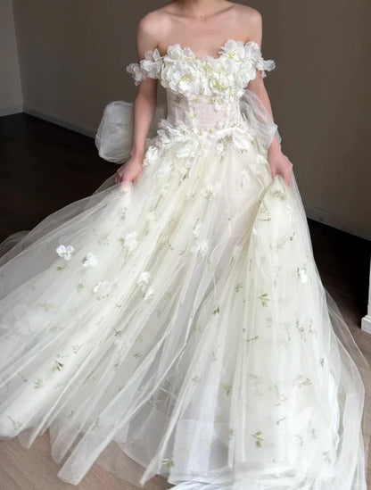 Whimsical Ivory Off The Shoulder A Line Wedding Dress With 3D Floral Appliqués Corset Bodice Large Back Tulle Bow Chapel Train AE122