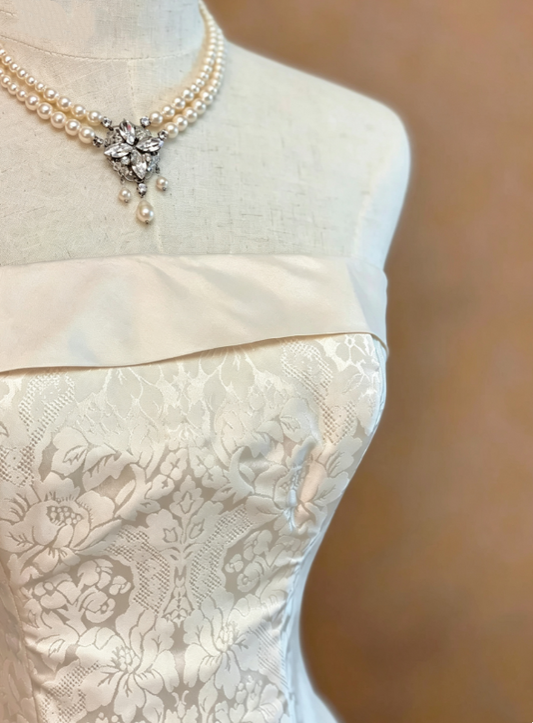 Chic Ivory Strapless Floral Jacquard Corset Bodice Pleated Satin A-Line Wedding Dress With Chapel Train AE141