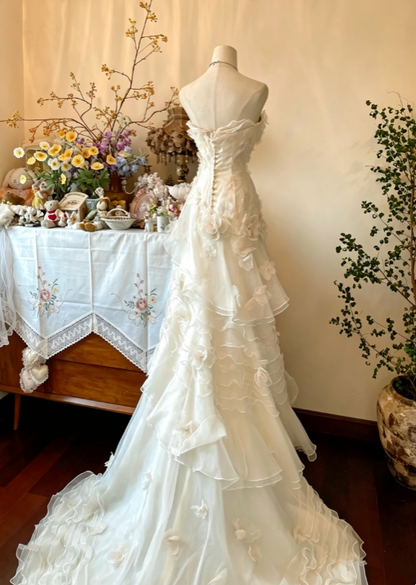 Romantic Ivory Strapless 3D Floral Applique Multi-Tier Ruffle Tulle Mermaid Wedding Gown With Chapel Train AE148