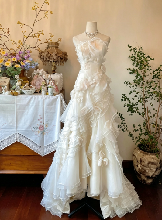 Romantic Ivory Strapless 3D Floral Applique Multi-Tier Ruffle Tulle Mermaid Wedding Gown With Chapel Train AE148