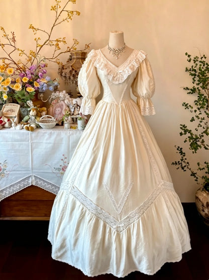 Elegant Ivory V-Neck Lace Ruffle Three Quarter Puff Sleeve Corset A Line Long Wedding Dress AE154