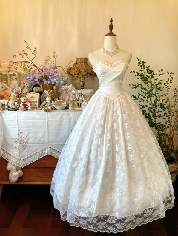 Romantic White Strapless Sweetheart Floral Lace Satin Corset A Line Long Wedding Dress AE156