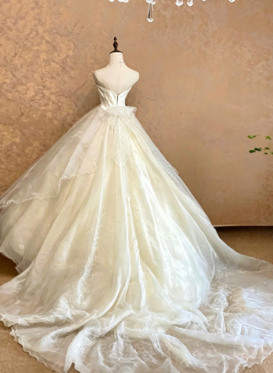 Elegant Ivory Sheer Lace Halter Sweetheart Corset Bodice Floral Tulle Voluminous Ballgown Wedding Dress With Chapel Train AE166