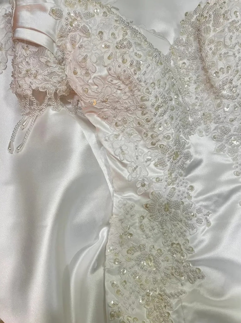 Romantic Ivory Off The Shoulder Lace Beaded Appliqué Satin A-Line Long Wedding Dress With Chapel Train AE212