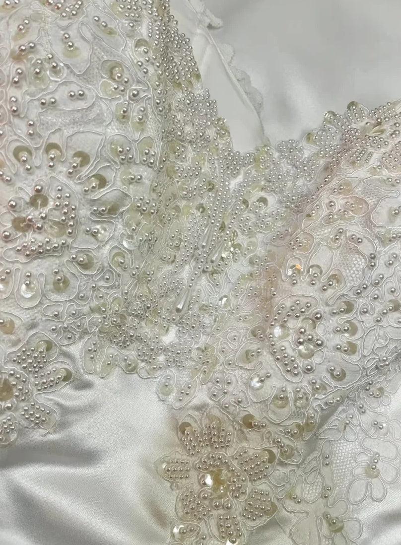 Romantic Ivory Off The Shoulder Lace Beaded Appliqué Satin A-Line Long Wedding Dress With Chapel Train AE212