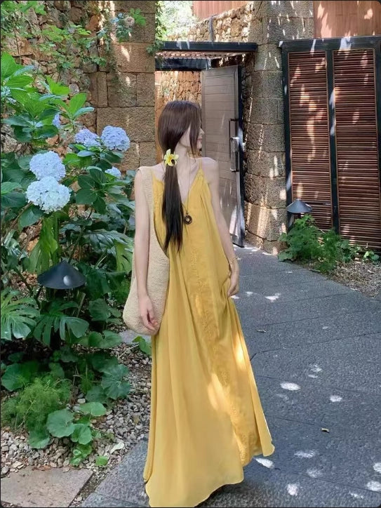 Hot Sales Loose Fit V Neck Soft Material Vacation Oversize Dress Spaghetti Strap Long Dress AP0298