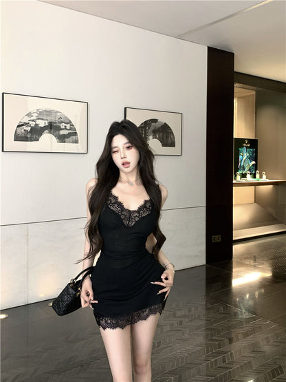 Summer Alluring Lace Edge Skirt Close-Fitting V Neck Spaghetti Strap Short Dress AP0309